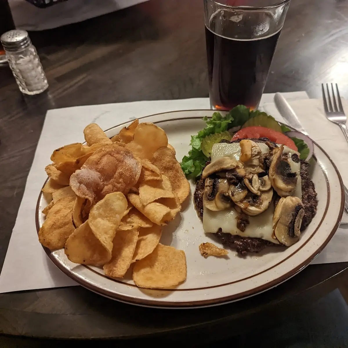 Mushroom Swiss Burger with Chips