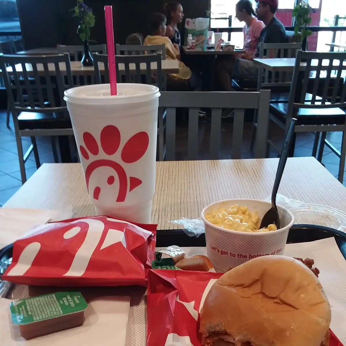 Spicy Chicken Sandwich with Mac and Cheese