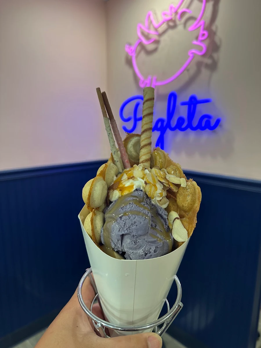 Berry Bubble Waffle