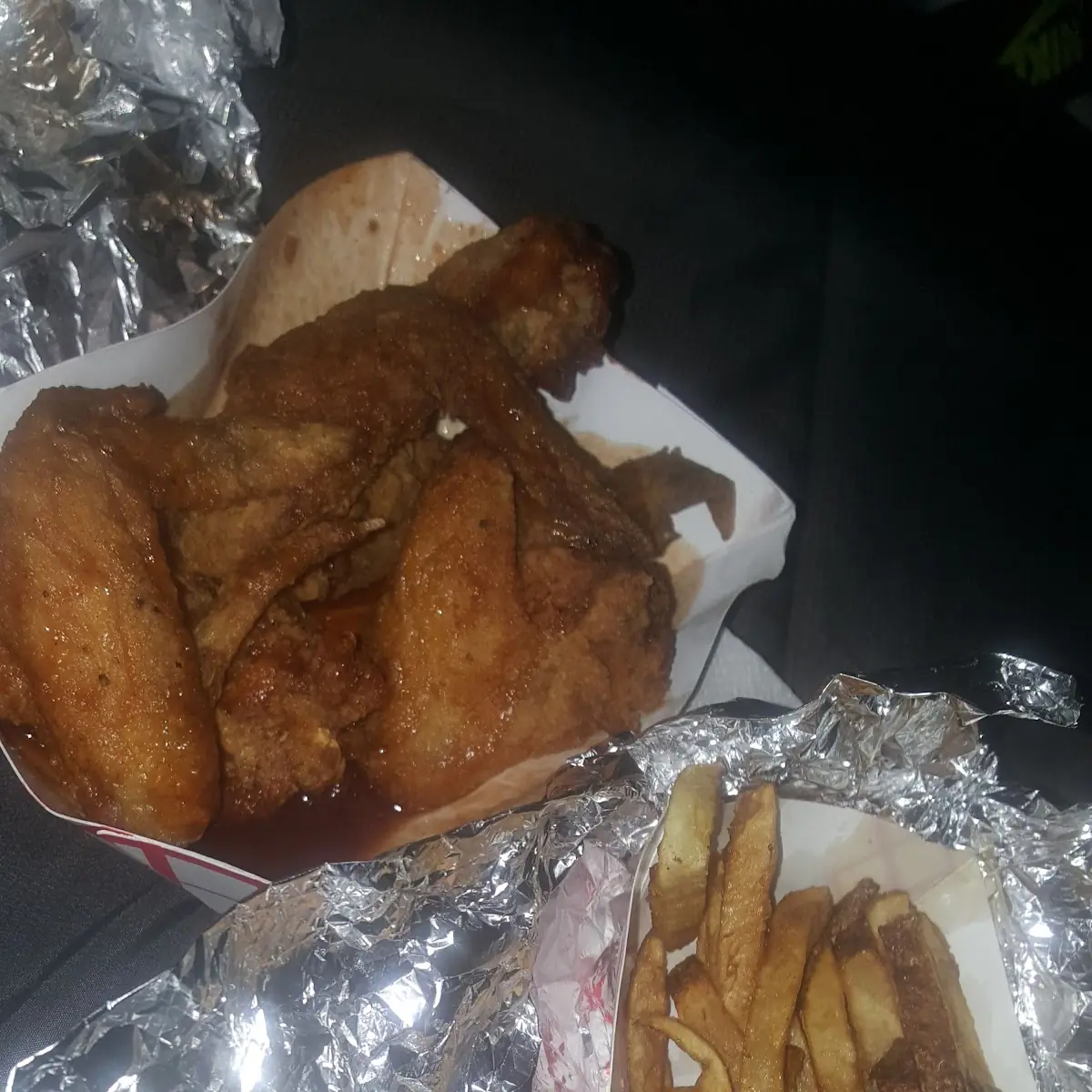 BBQ Wings with Fries