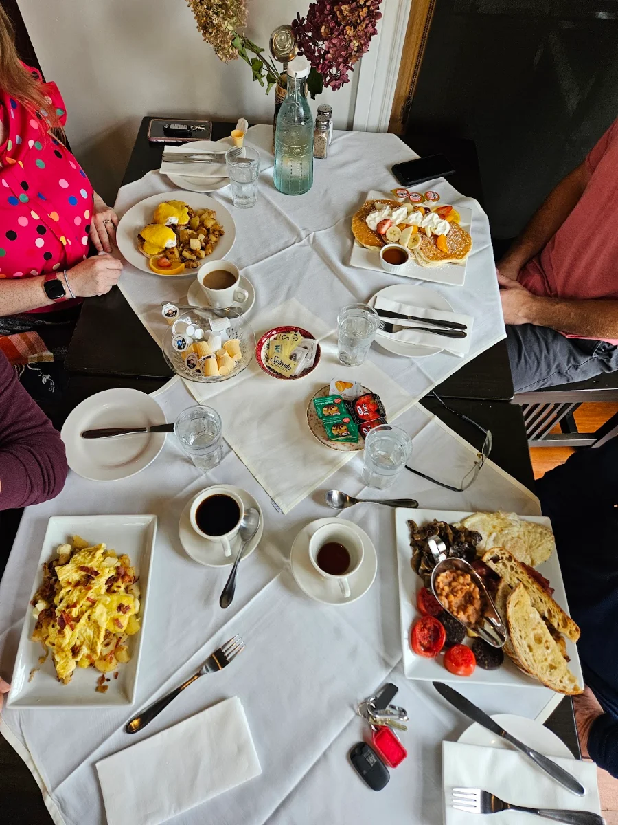 Highlights, Linden Leaf Restaurant