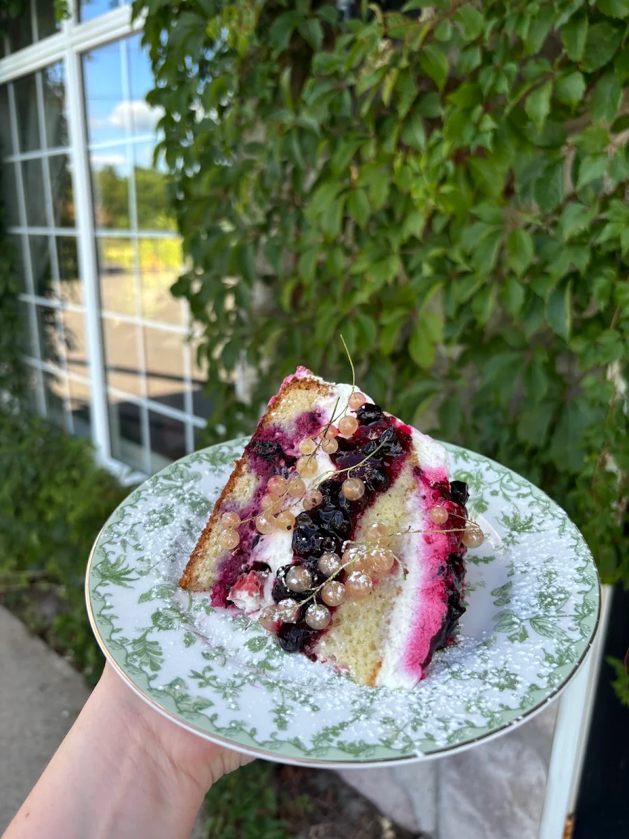 Highlights, Linden Leaf Restaurant