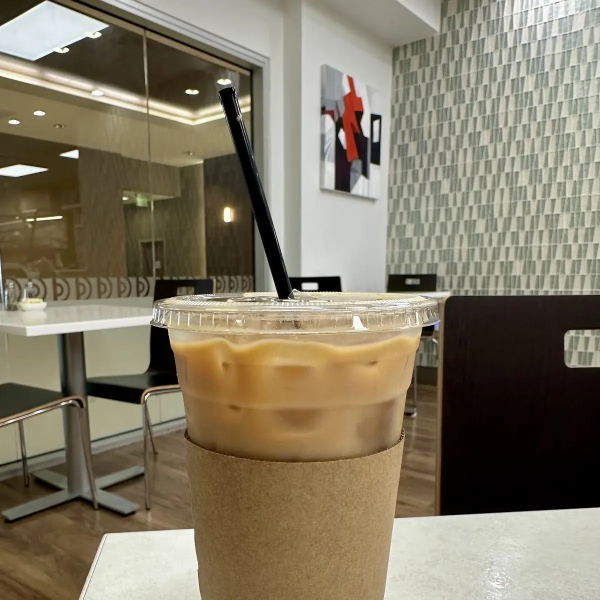 Macaron Cafe Latte