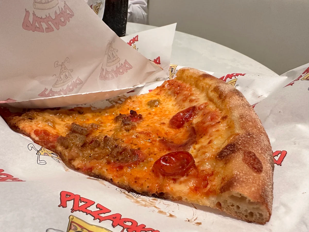 Pepperoni and White Pizza Slices