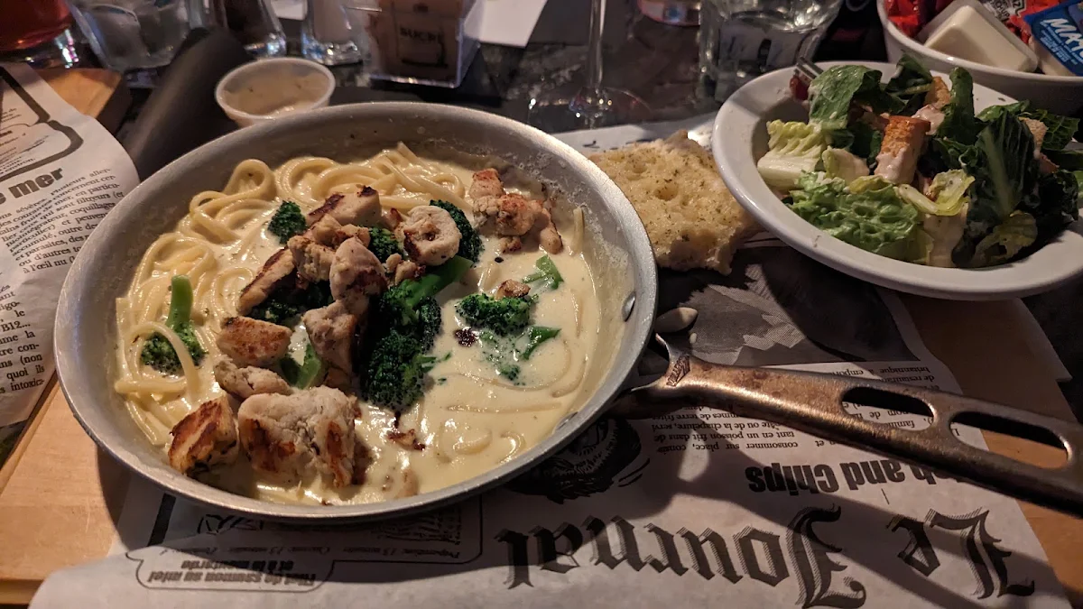 Alfredo Pasta, Resto Pub Gaspésien