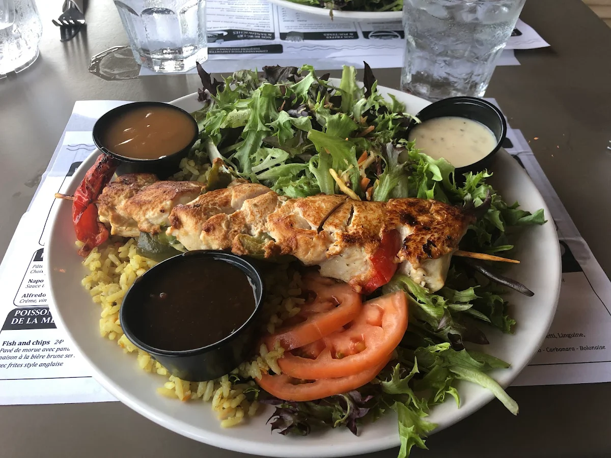 Brochettes de Poulet, Resto Pub Gaspésien