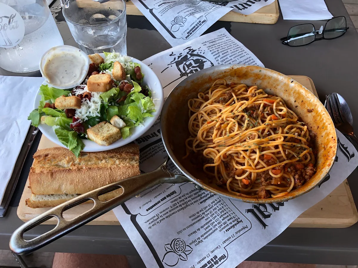 Spaghetti Bolognese, Resto Pub Gaspésien