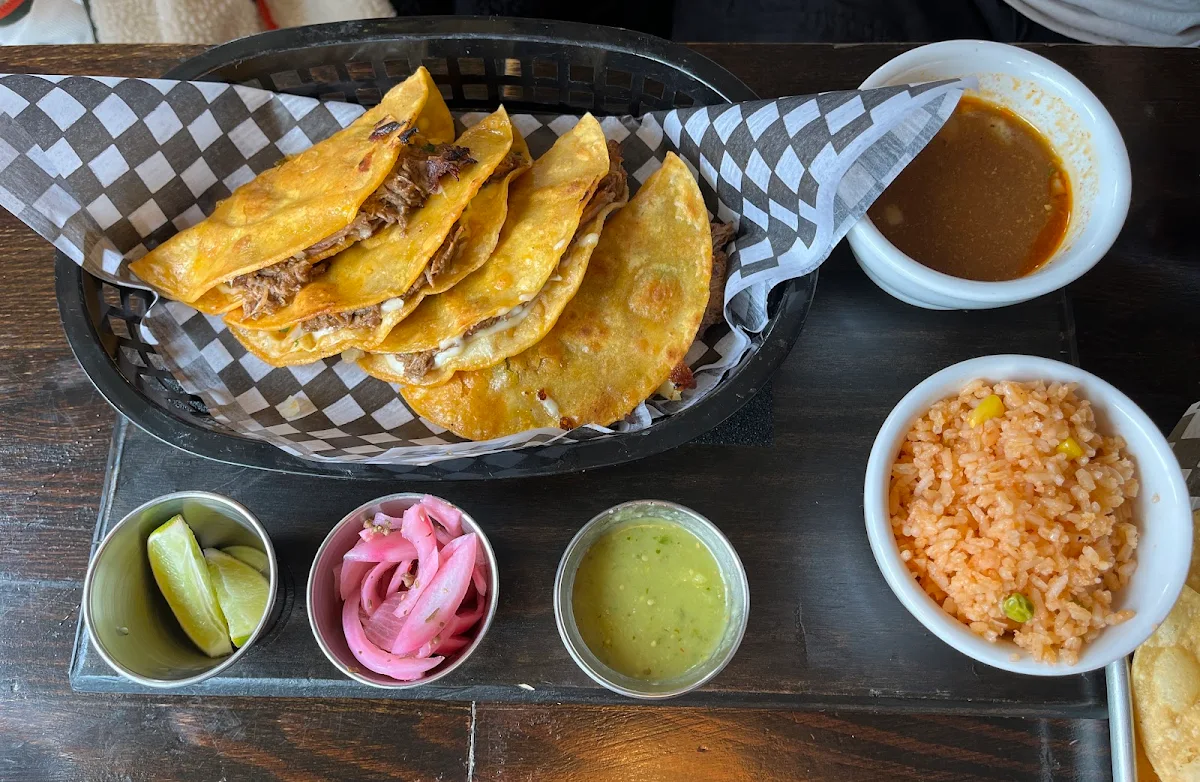 Flautas & Empanadas