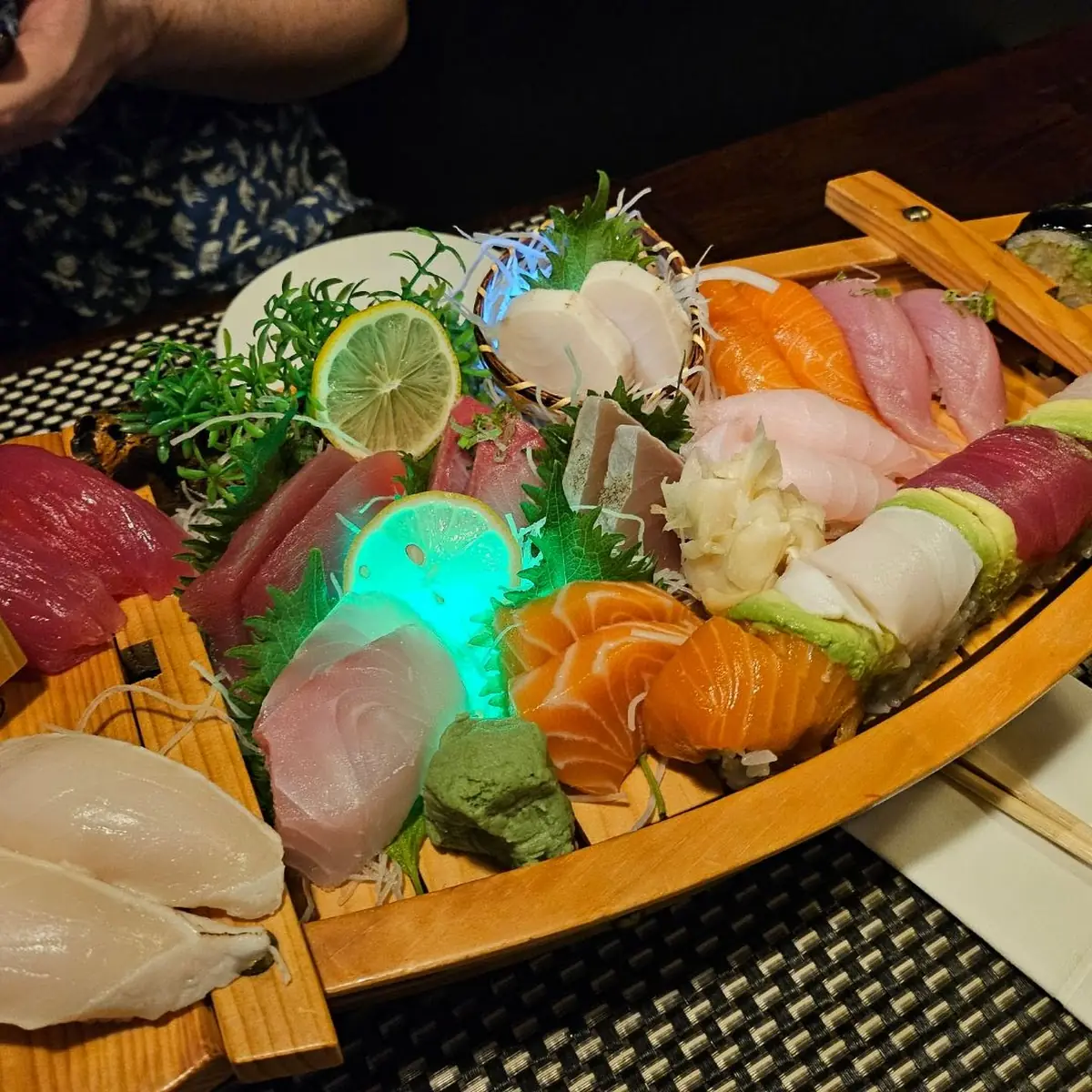 Sushi & Sashimi Combo
