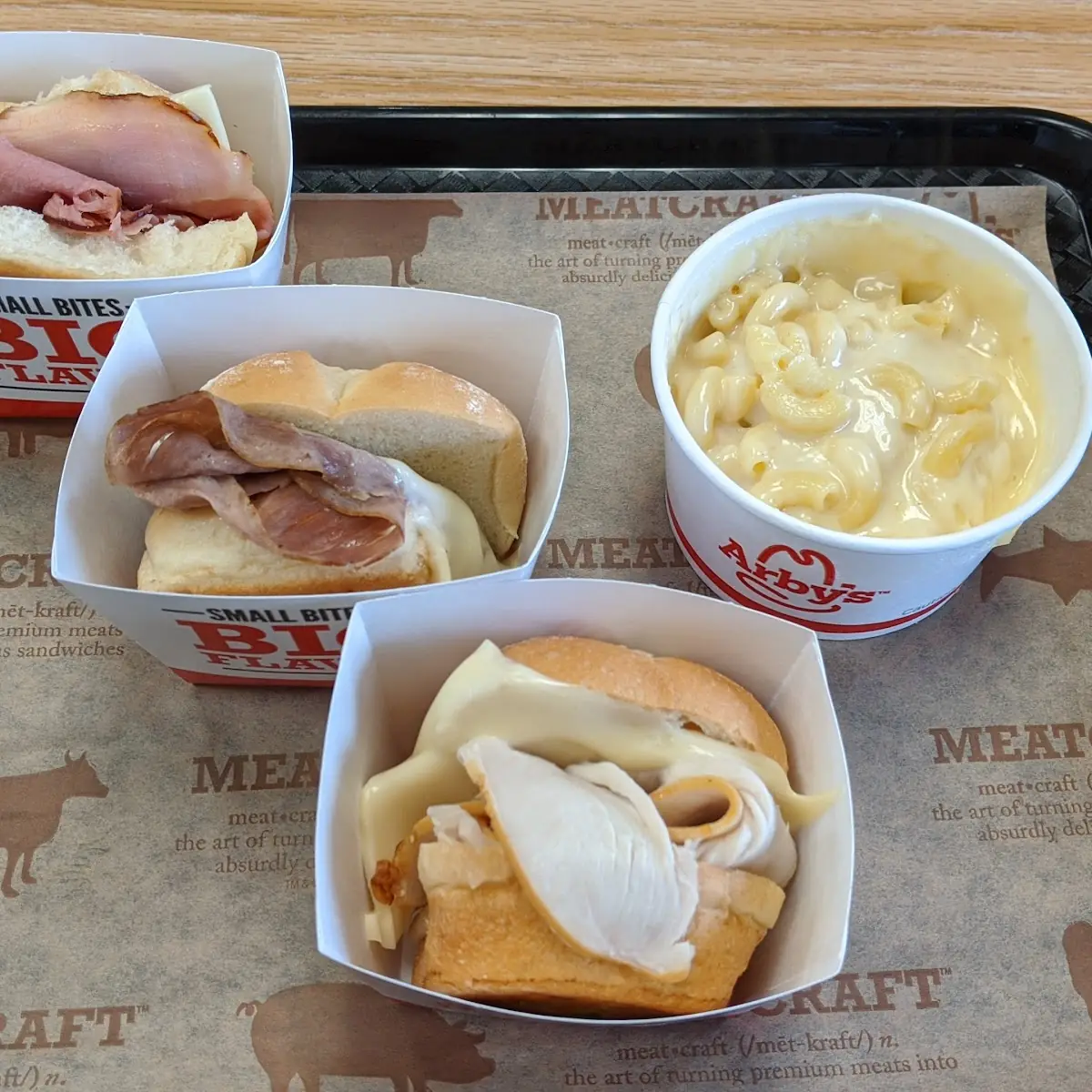 3 Sliders and Mac & Cheese