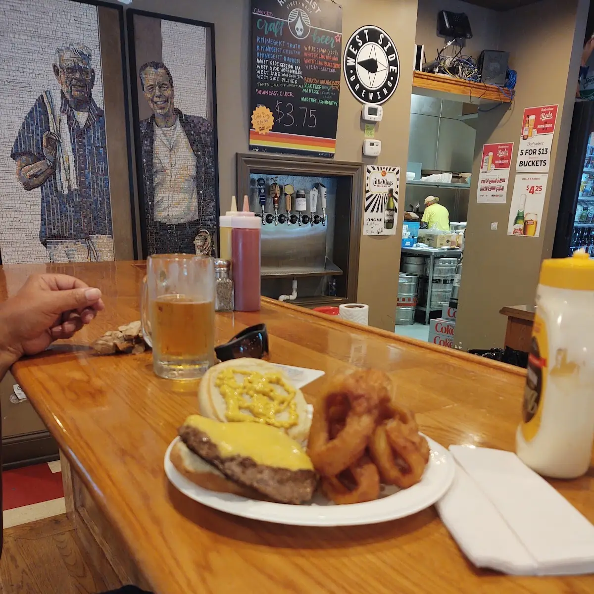 Cheese Burger and Onion Rings