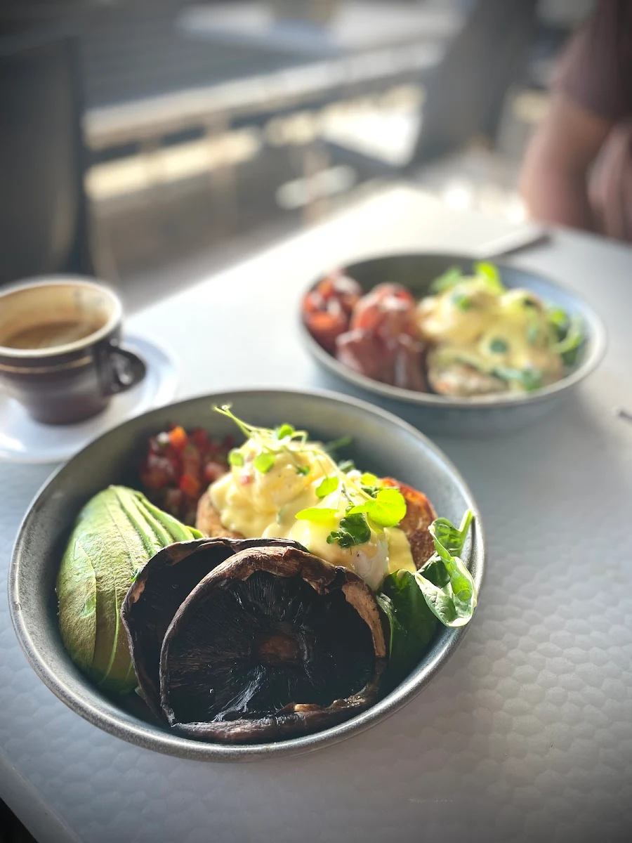 Eggs Benedict, Choux Box