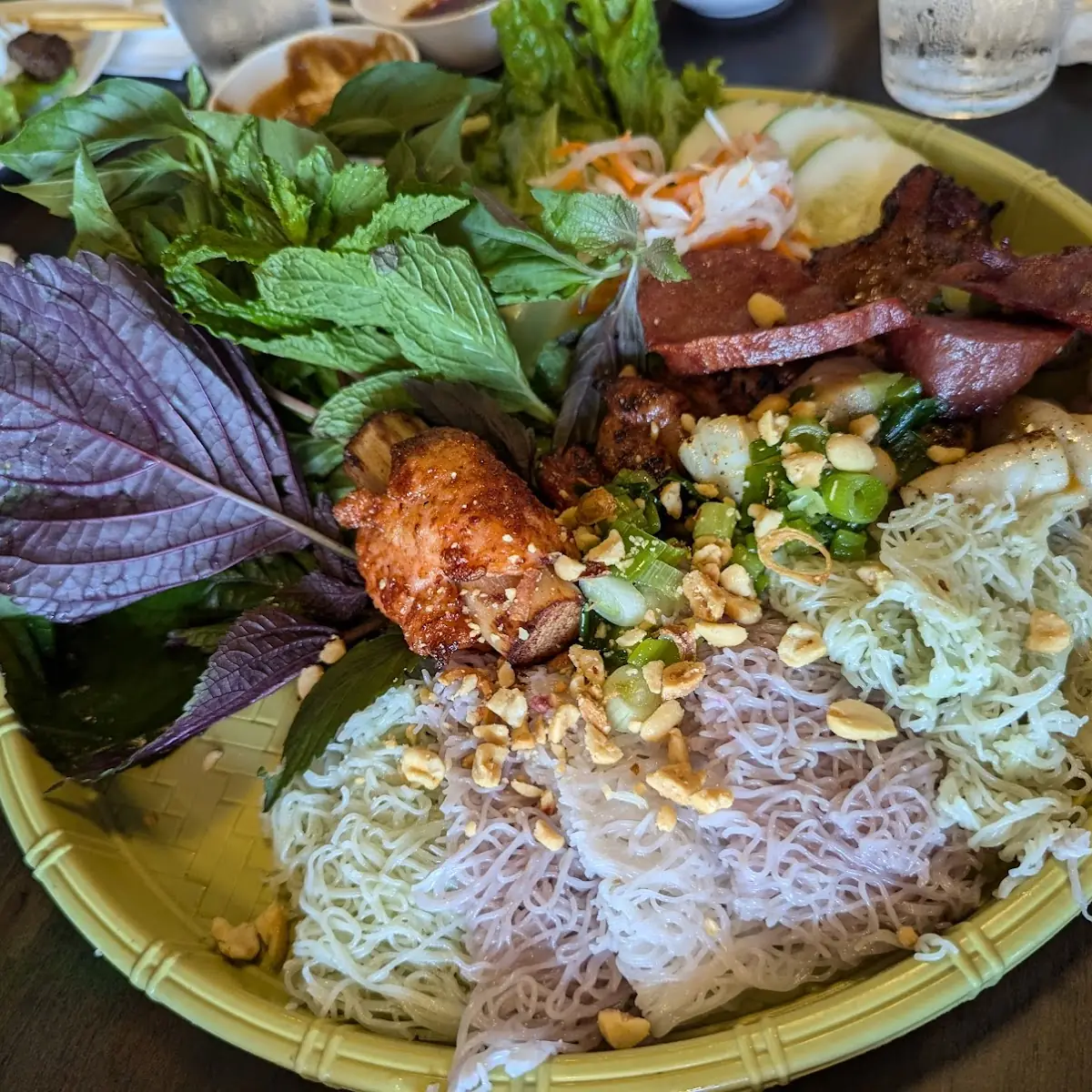 Bún Bò Nướng Sả
