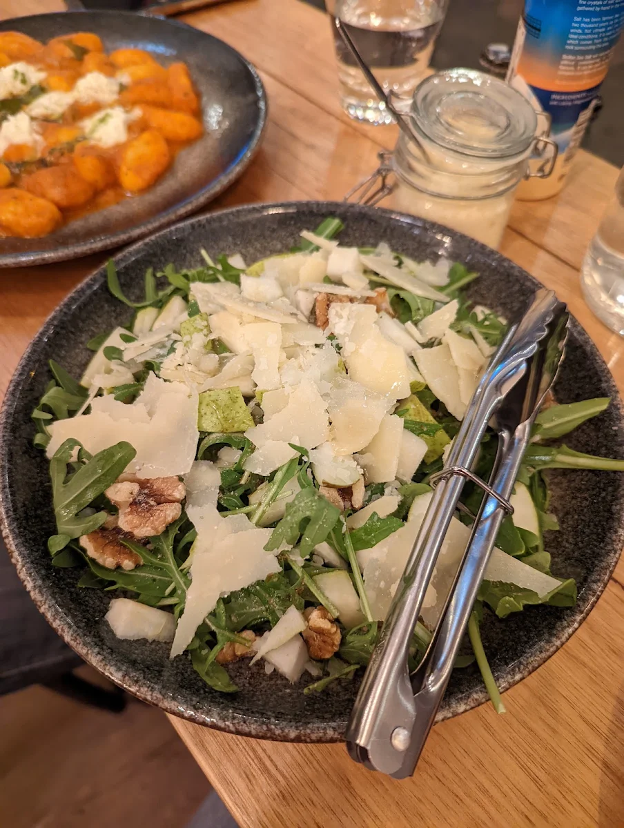 Rocket Pear and Walnut Salad