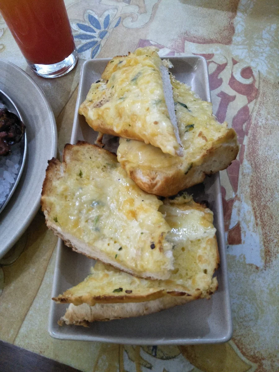 Gateway Garlic Bread 2pc V, The Gateway Mildura