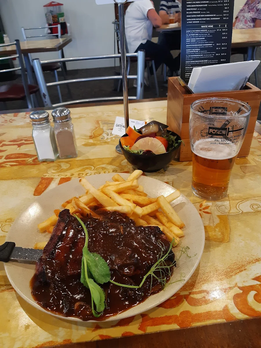 Steak Chips & Salad, The Gateway Mildura