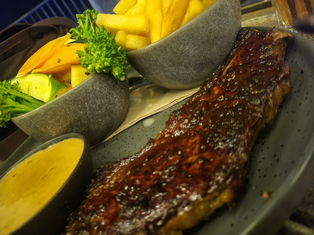 Steak Sanga, Anchor Bar