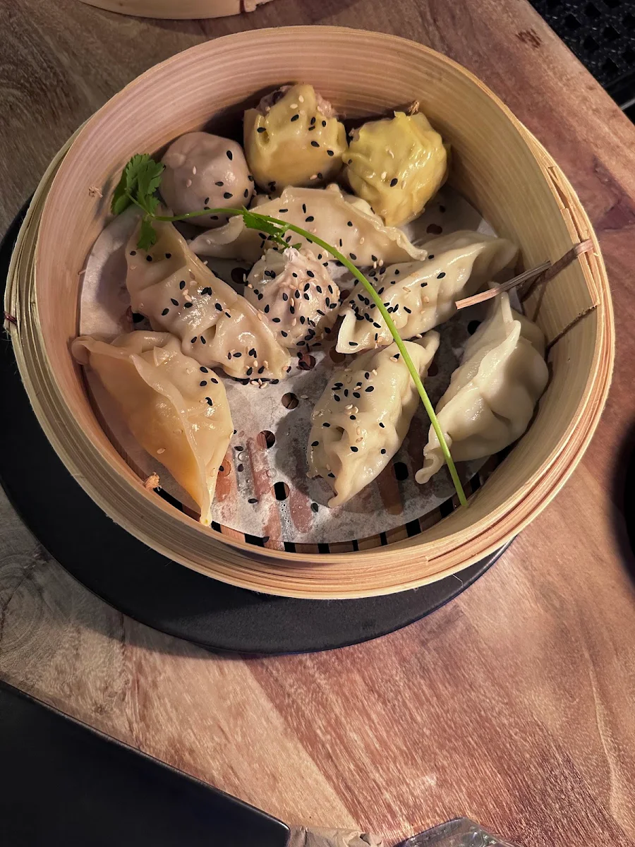 Dumplings Soupe Porc & Truffe Pork & Truffle Soup Dumplings