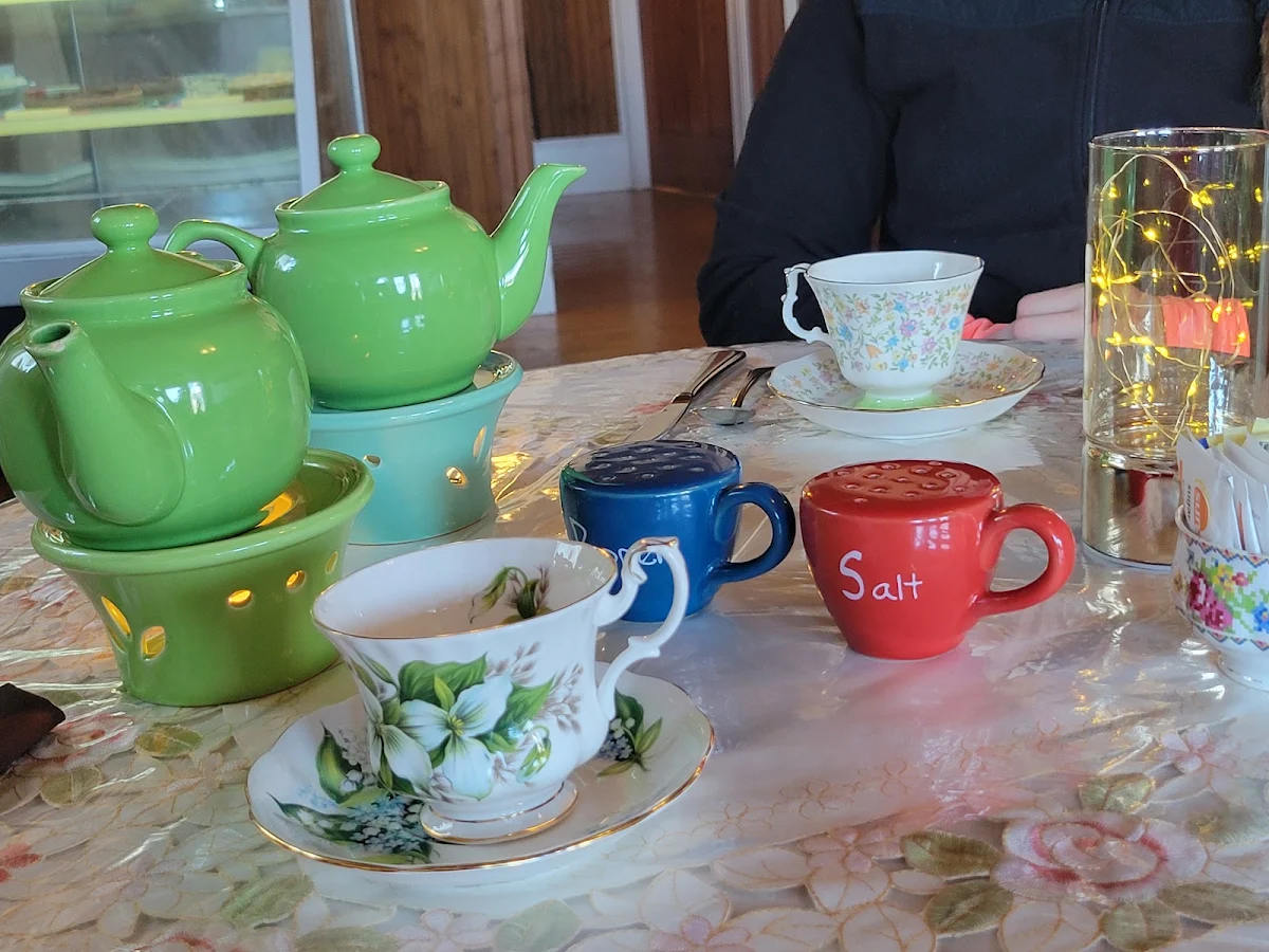 Tea for 2, Mifflin's Tea Room