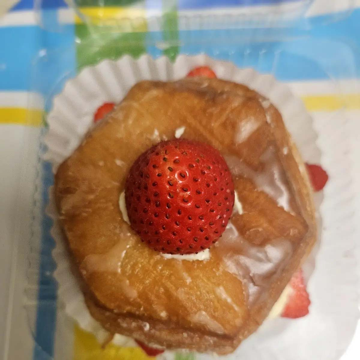Straw Berry Cream Cheese Cronut