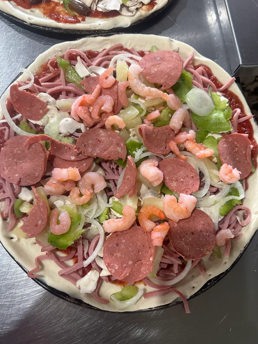 Highlights, Mahoneys Pizza