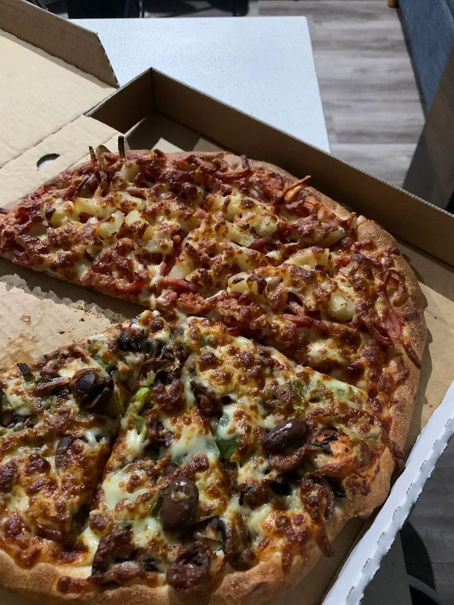 Highlights, Mahoneys Pizza