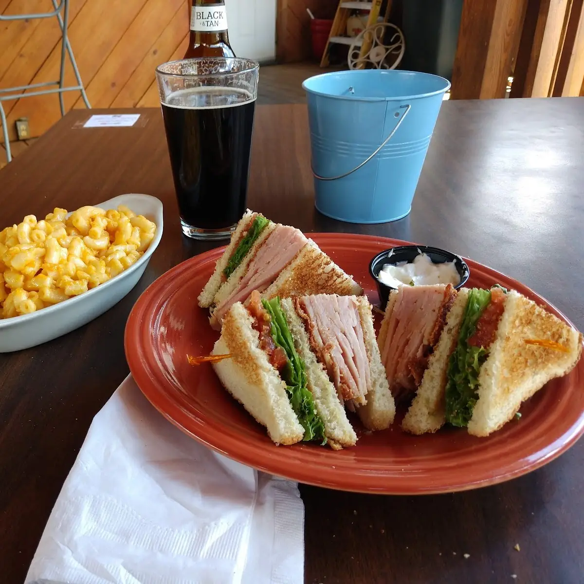 Club Sandwich with Mac and Cheese