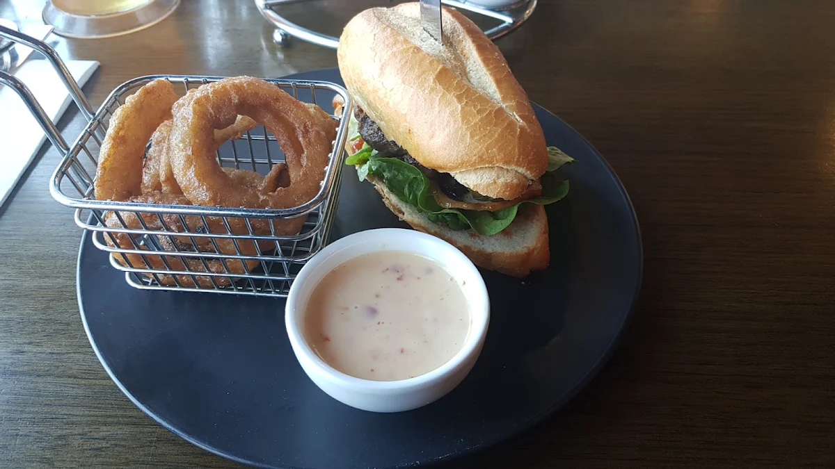 Angus Burger, Newmason Eat Drink Relax