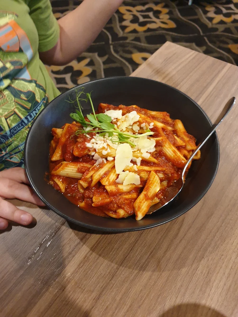 Spaghetti with Meat Sauce Bernaise, Newmason Eat Drink Relax