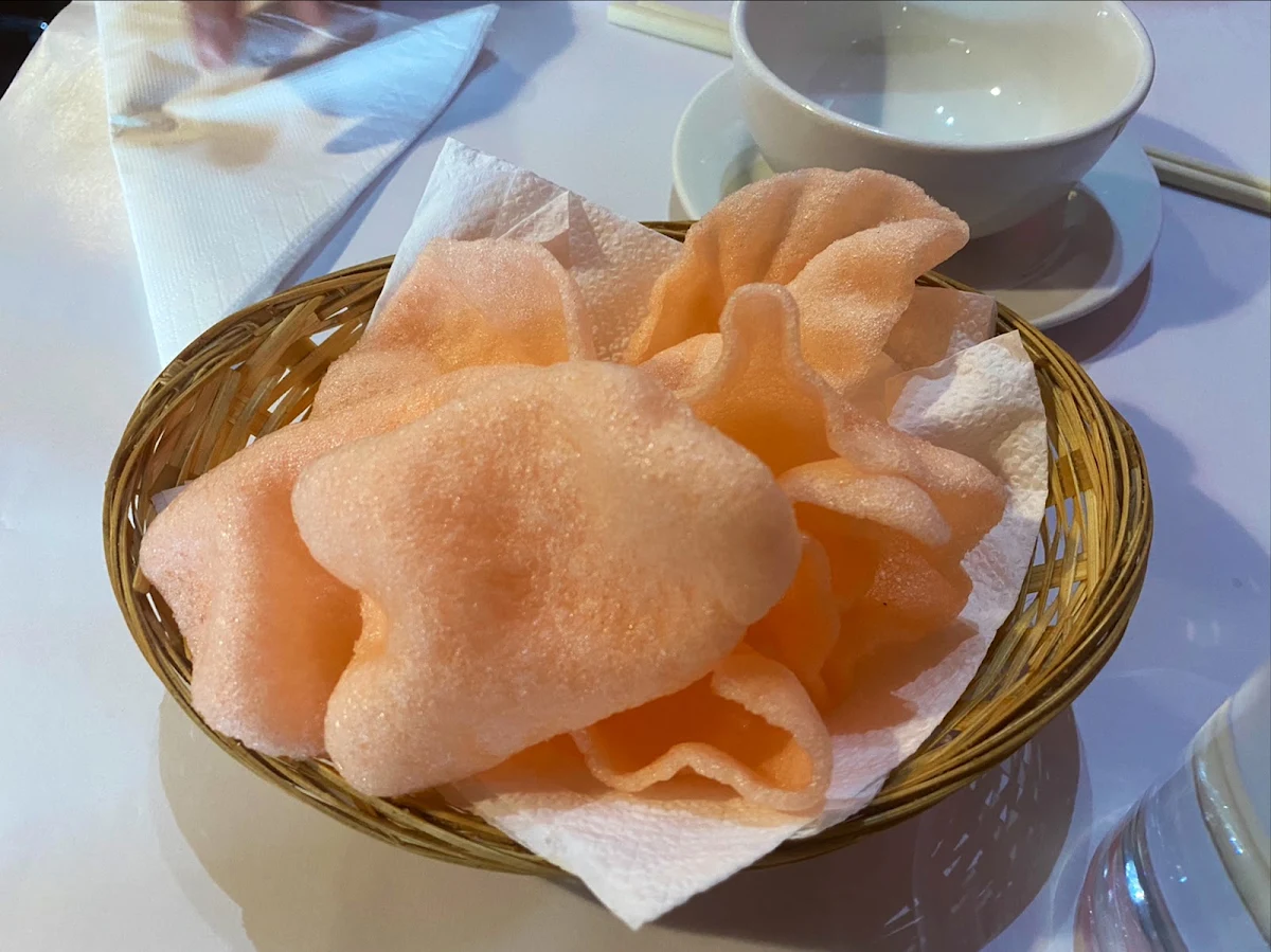 Bag of Prawn Crackers, Tong Lok
