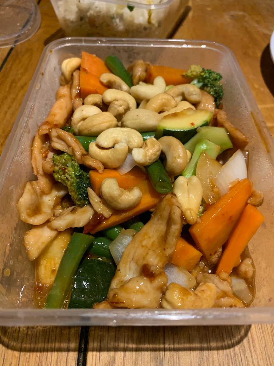 Chicken Cashew Nut, Tong Lok