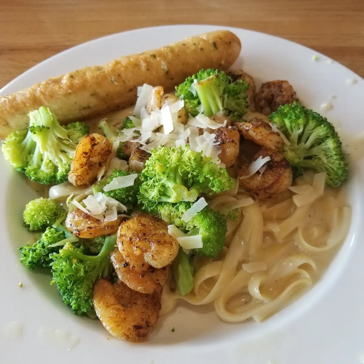 Classic Shrimp Alfredo Pasta