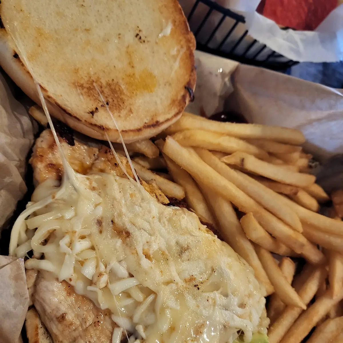 CHICKEN BURGER