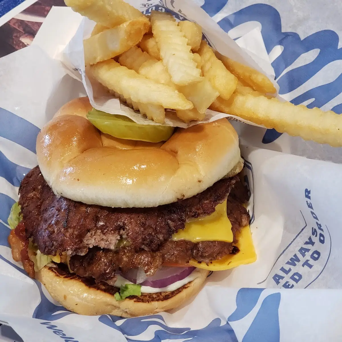 dbl Bacon Cheeseburger Deluxe with Crinkle Fries