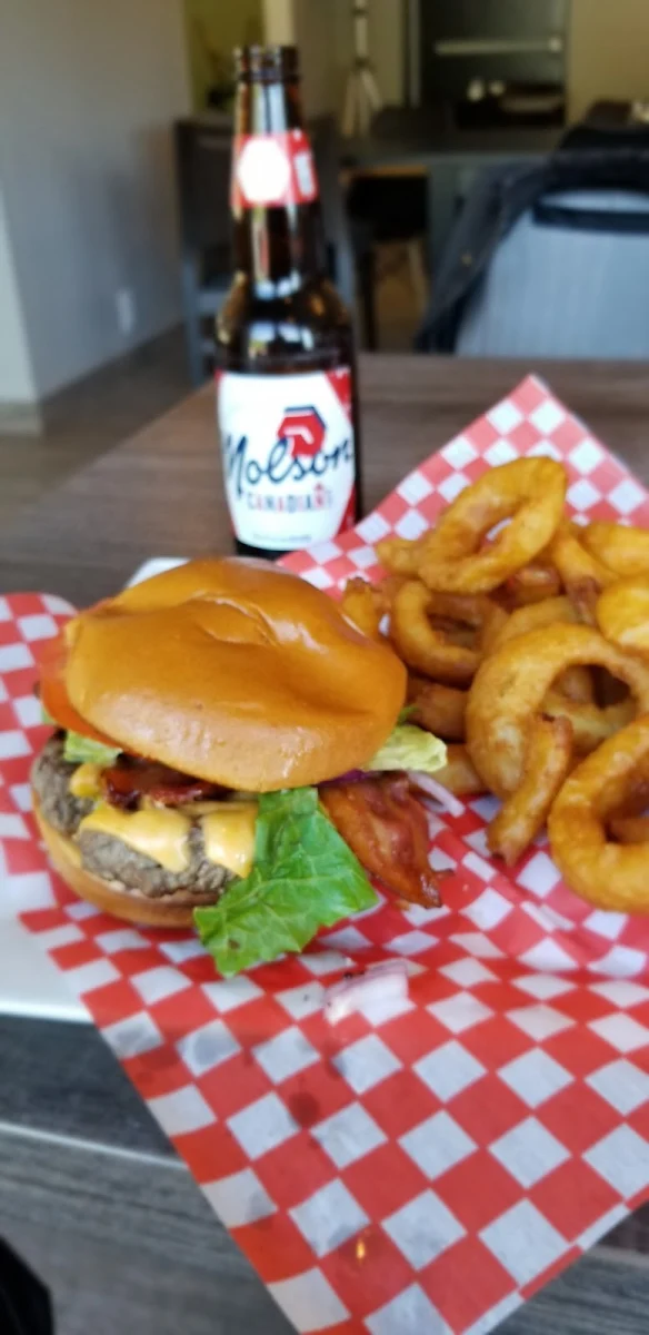 Bacon Cheeseburger, Filane's Restaurant