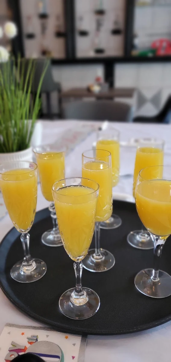Highlights, Filane's Restaurant