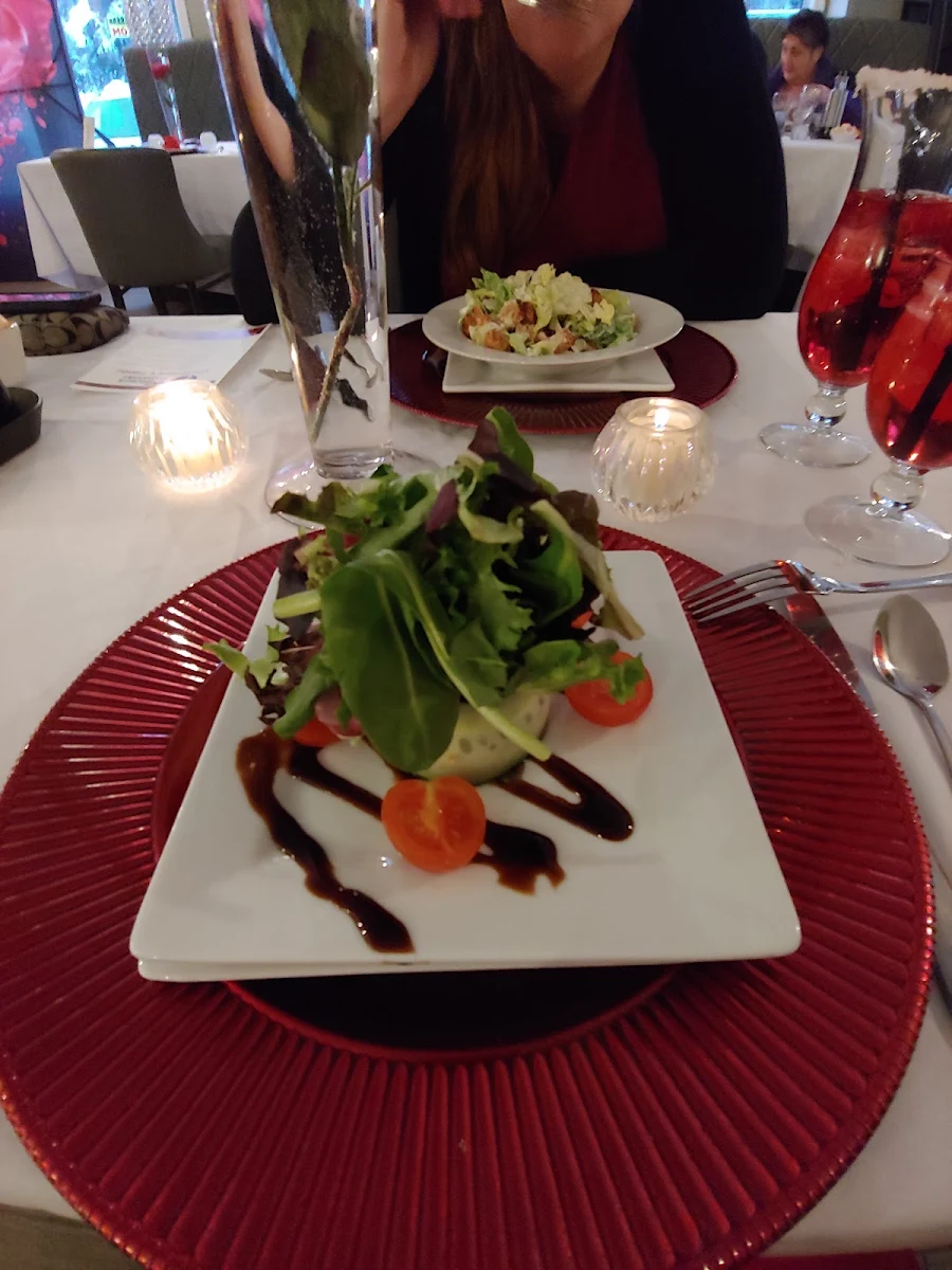 Highlights, Filane's Restaurant