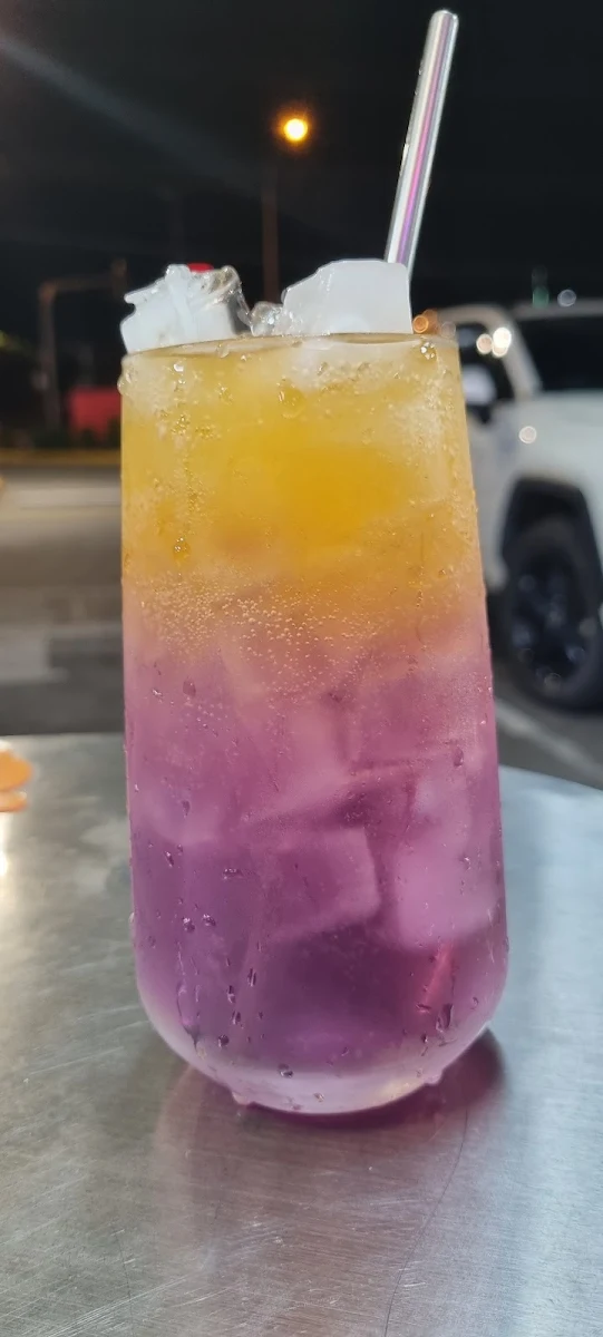 Raspberry Lemonade, BUFWIN —chicken buffet & beer. Halal food