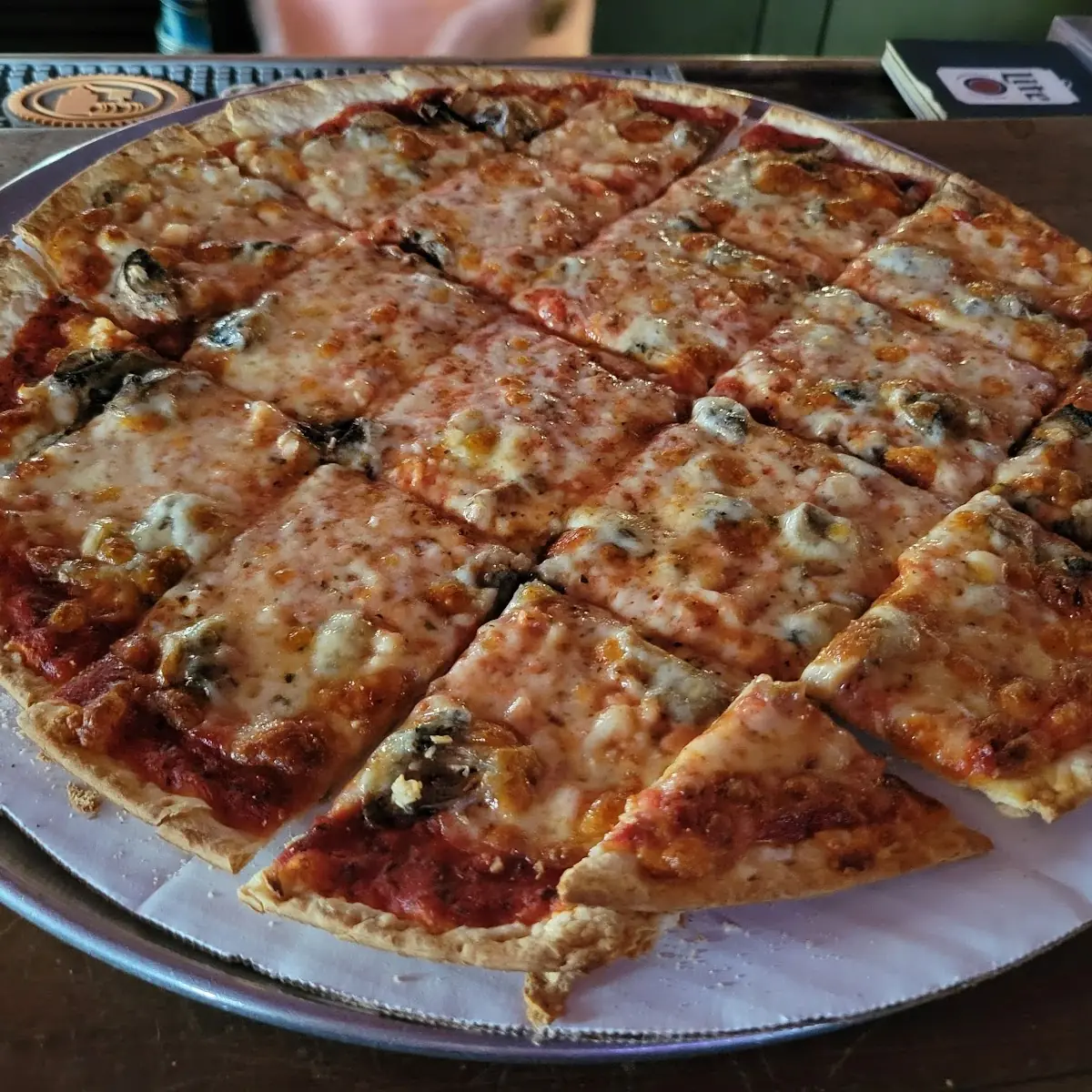 Large Thin Crust Mushroom & Garlic