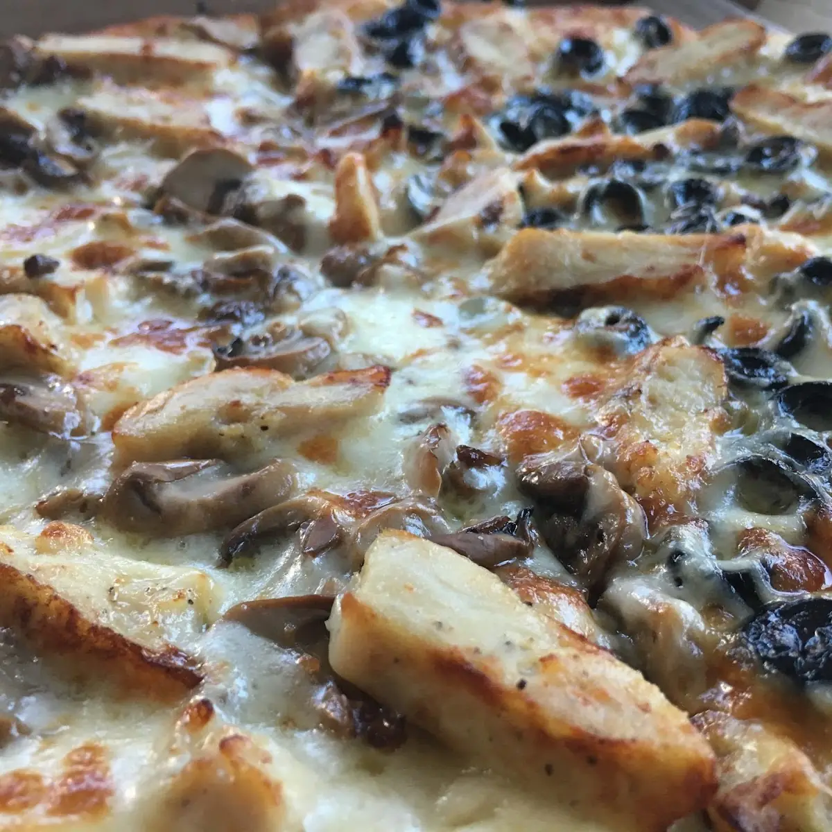 Chicken Alfredo Pizza