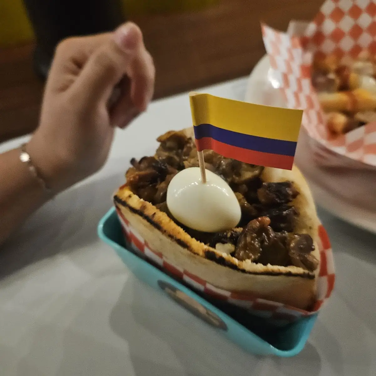 Arepa Rellena de Mollejas