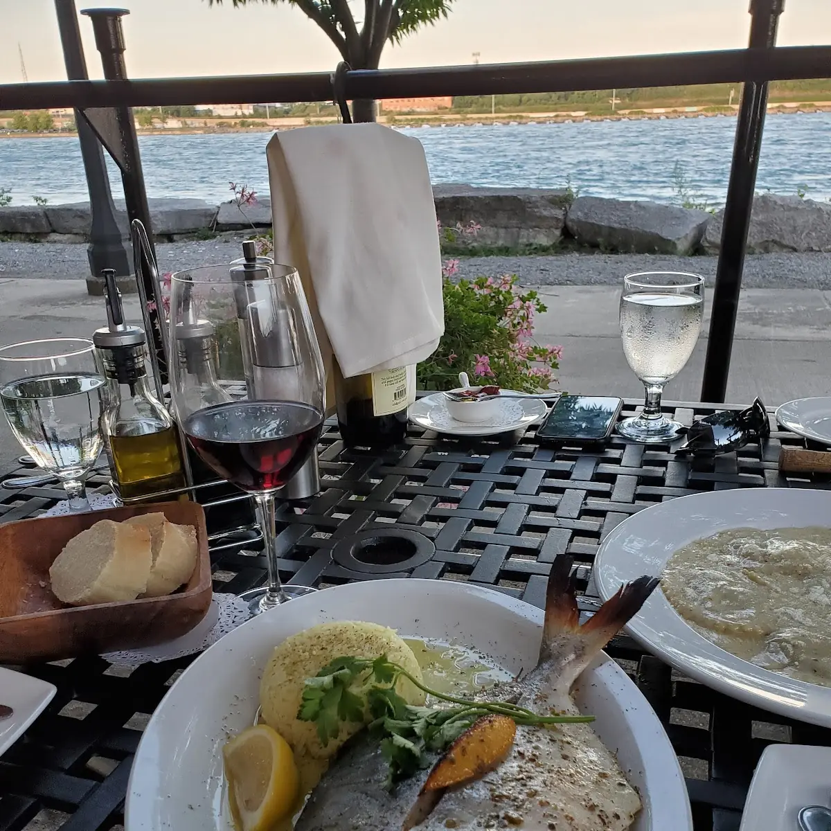 Branzino, Vaticano Italian Restaurant Fort Erie