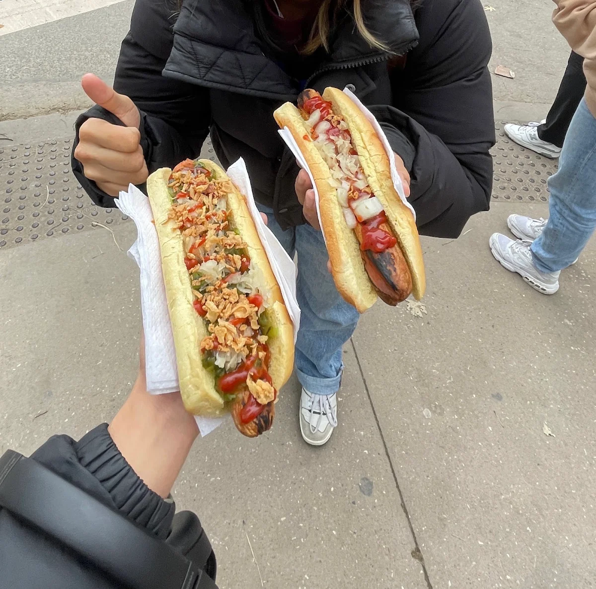 Highlights, Sharif Hotdog Stand