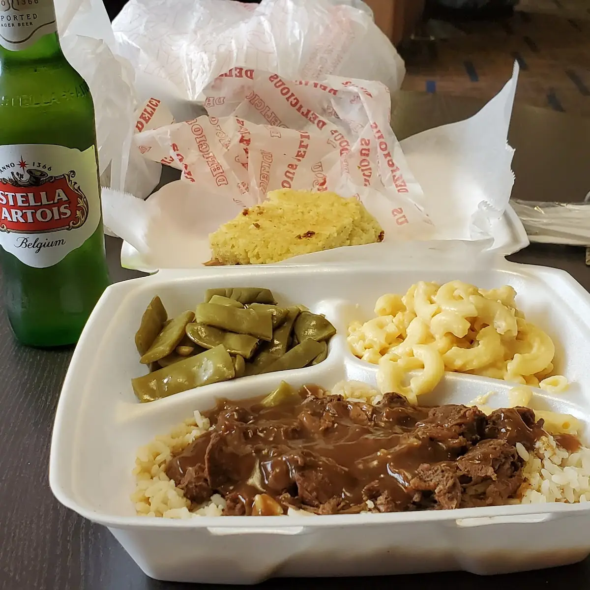 Beef Tips and Rice Mac & Cheese with Green Beans