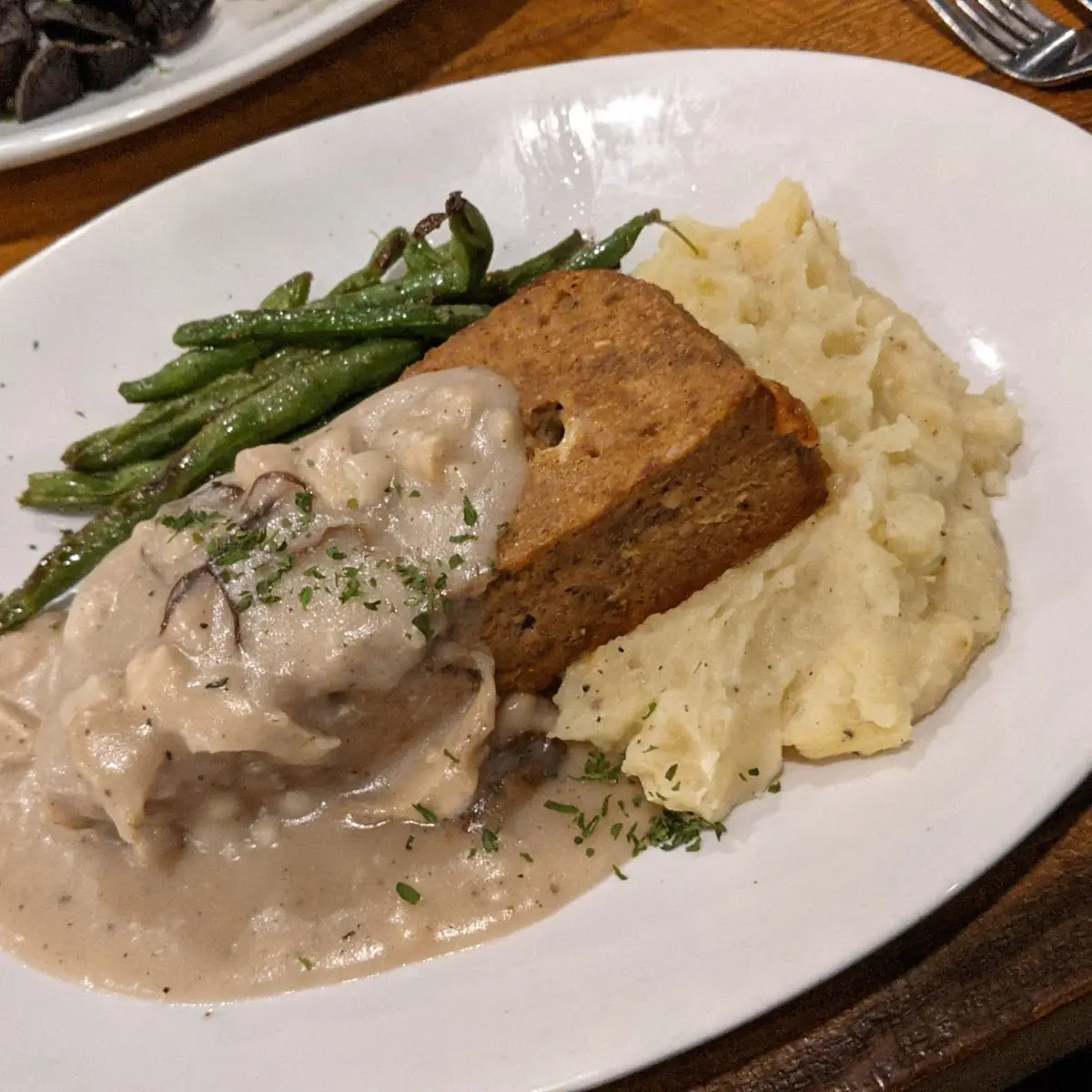 Meatloaf Mashed Potatoes and Green Beans