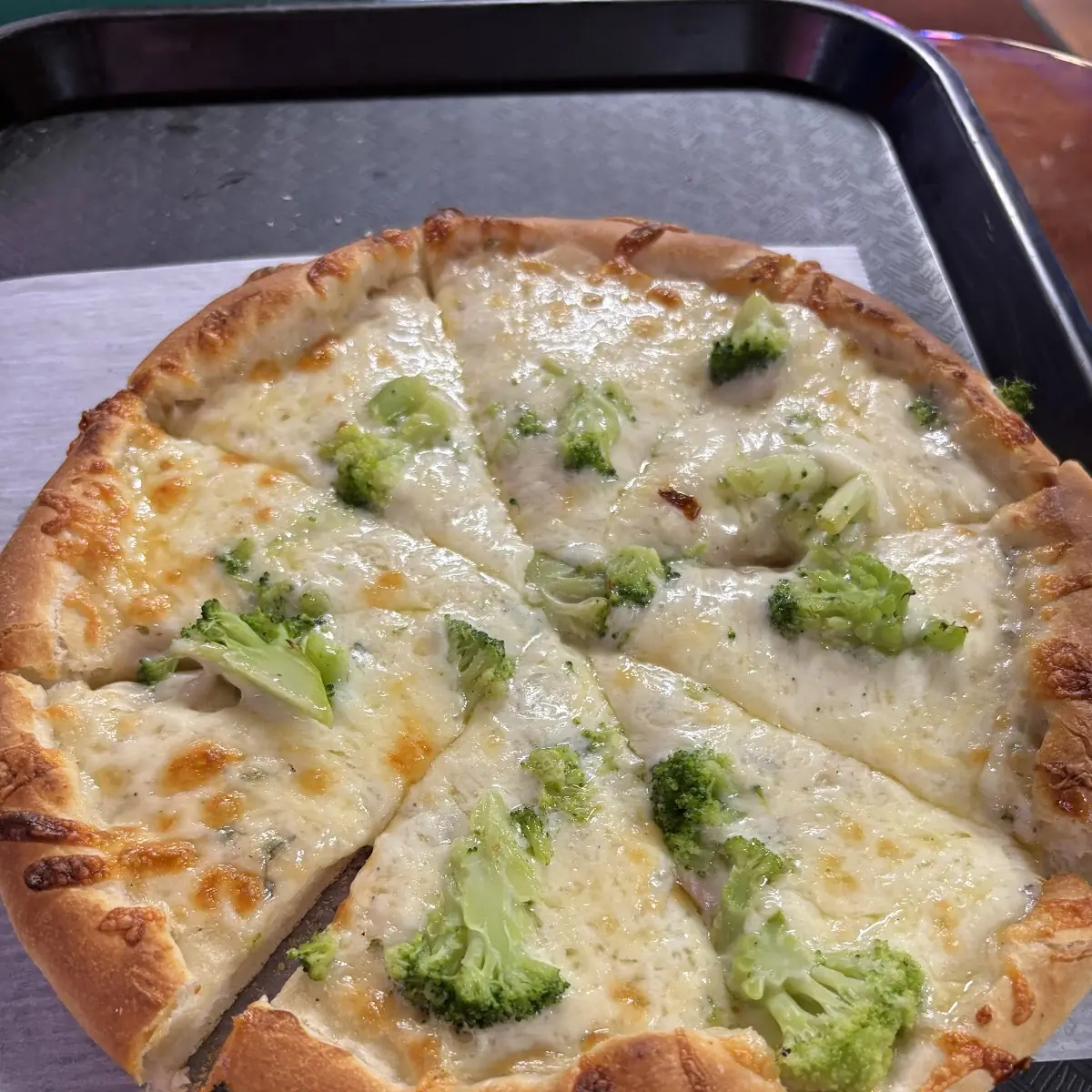 Small Chicken Broccoli Alfredo Pizza