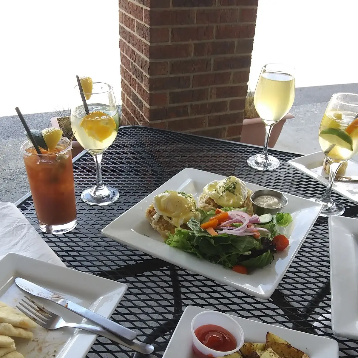 Eggs Benedict Crab Cakes