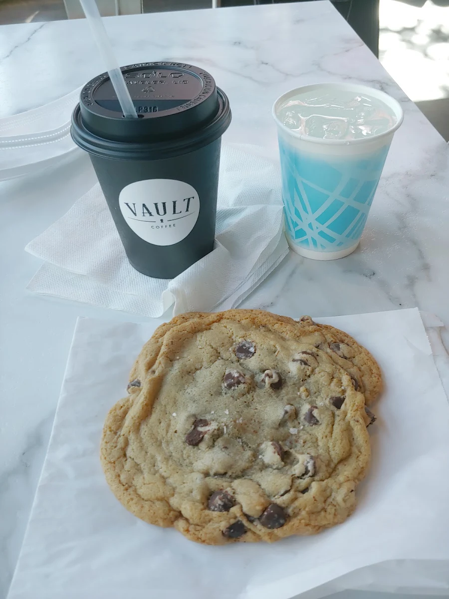 Latte & Chocolate Chip Cookie