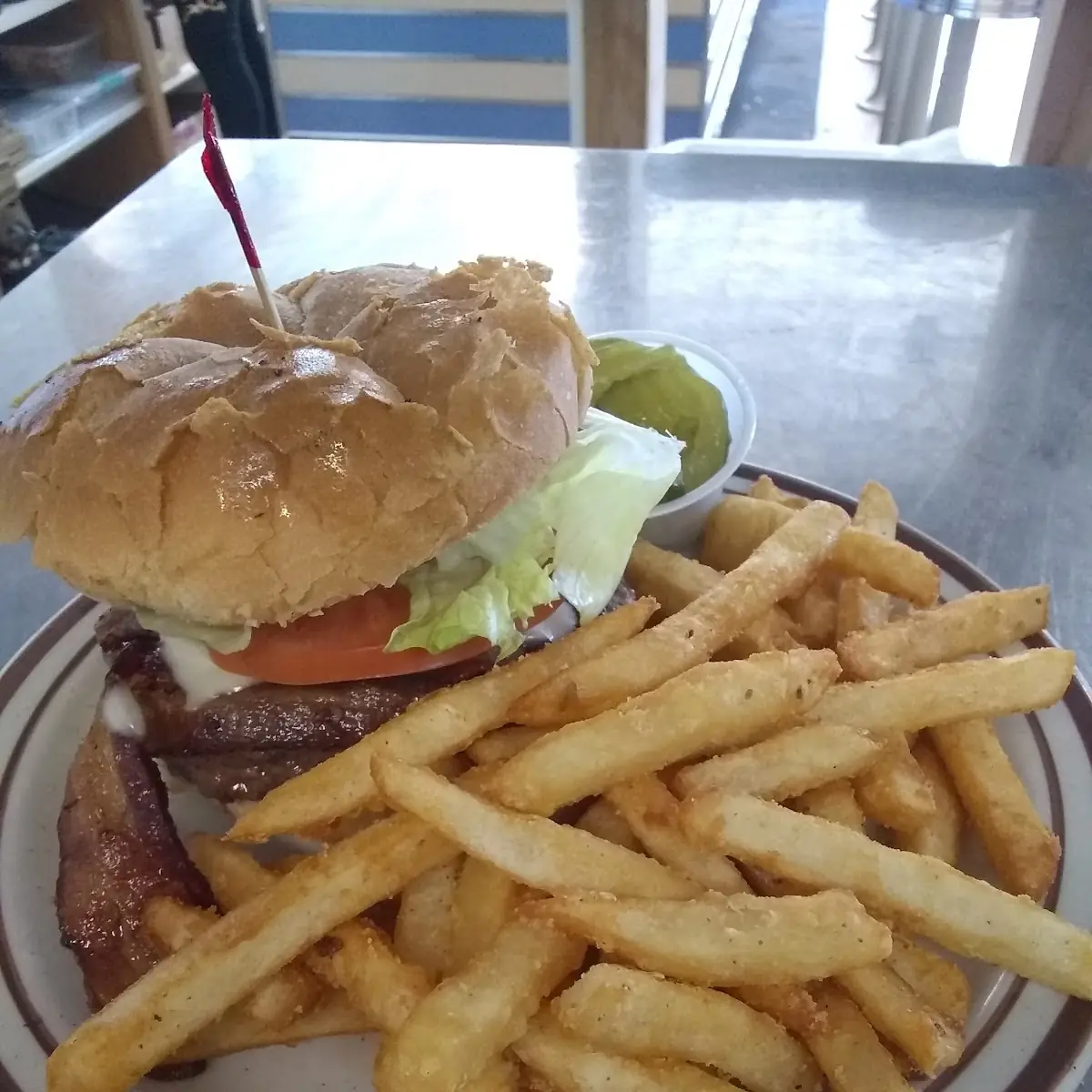 Bacon Cheeseburger Deluxe & Fries