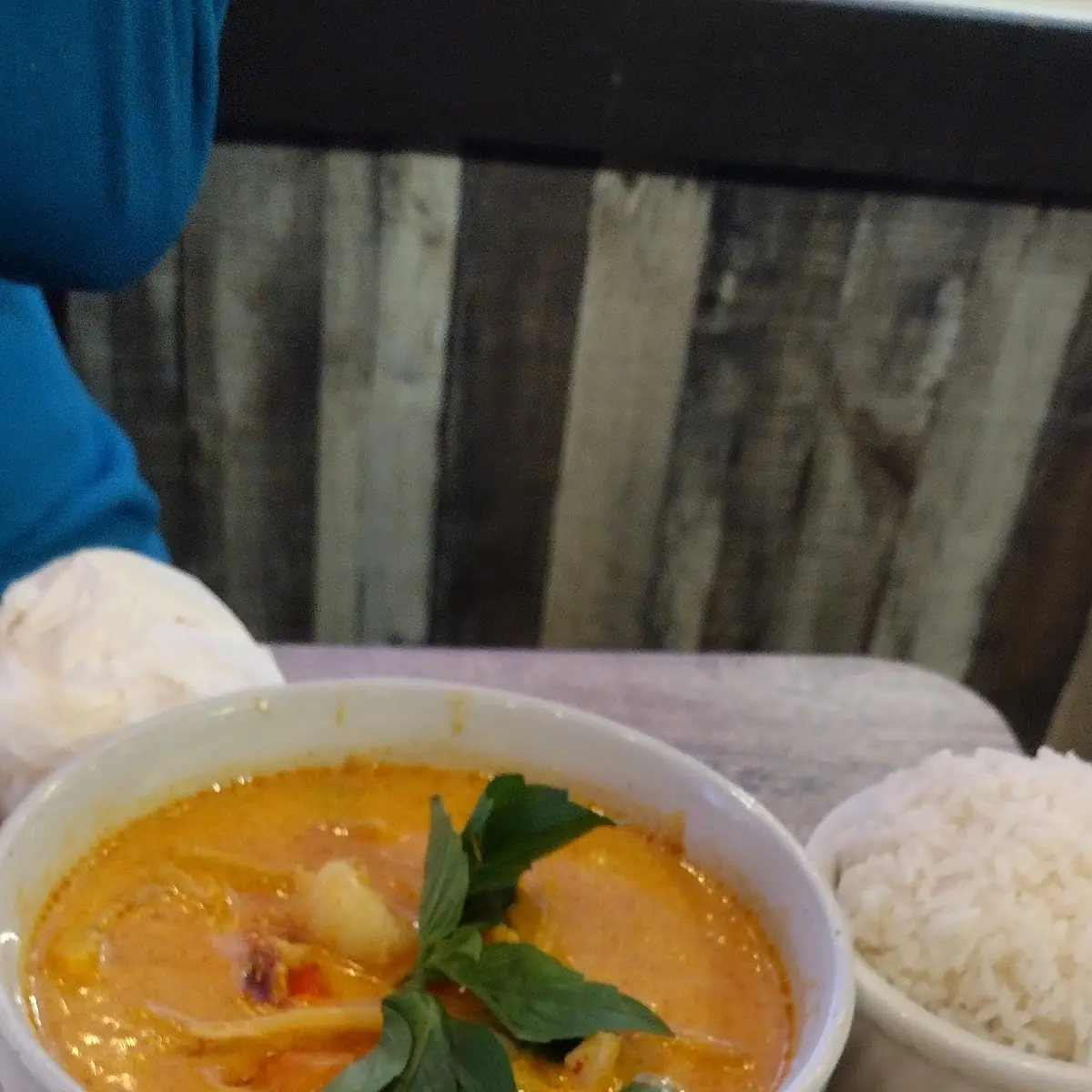 Crab Stir-Fried with Yellow Curry